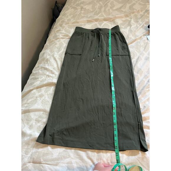 Women's Brushed Bamboo
Patch Pocket Midi Skirt green xs - Picture 12 of 13